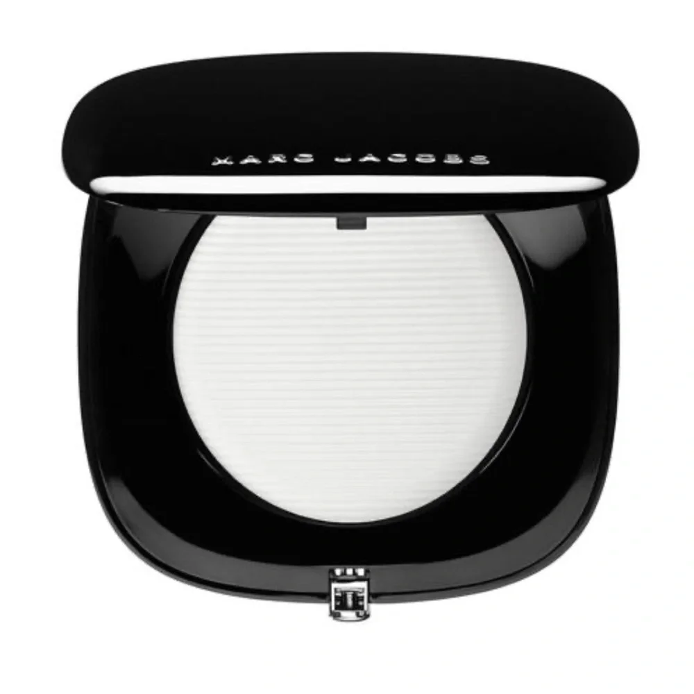 Marc Jacobs 100 Finish Lines Perfection Powder